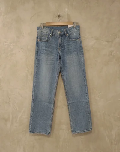 straight leg jean